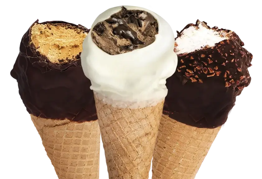 Imagen de tres helados cucuruchos.